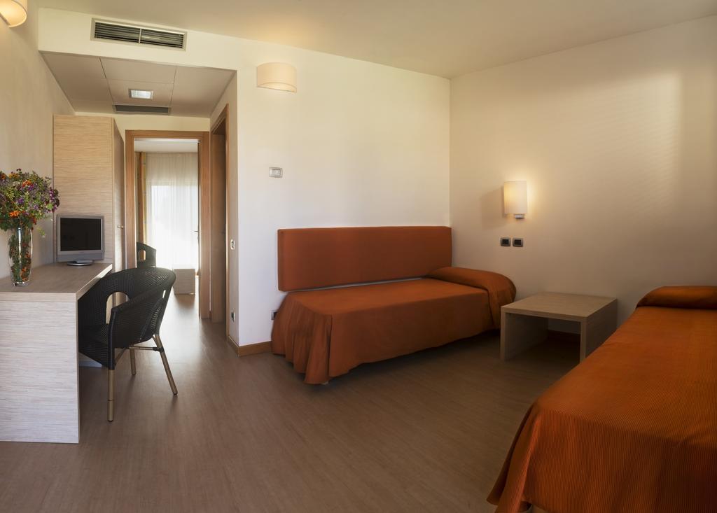 Menfi Beach Resort Værelse billede